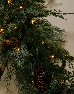 180cm Pre-Lit Ultimate Fir Tree Centrepiece Garland