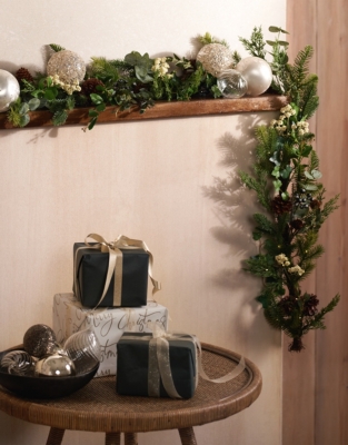 180cm Pre Lit Ultimate Pinecone Garland