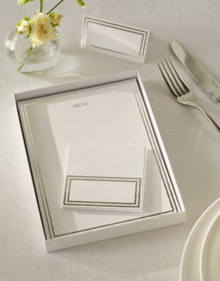 24 Piece Hosting Set