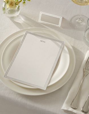 24 Piece Hosting Set