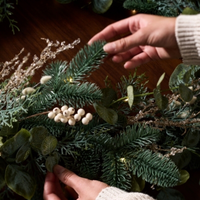 250cm Pre-Lit Frosted Eucalyptus Garland