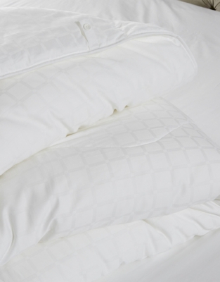 4.5 Tog Hypoallergenic Soft & Light Breathable Duvet
