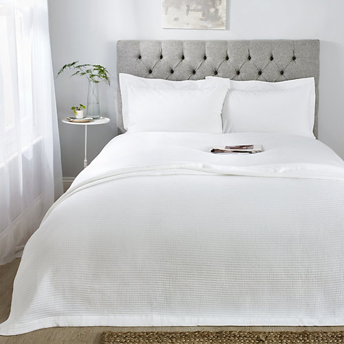 600 Thread Count Cotton Sateen Oxford Bed Linen Collection | Bed