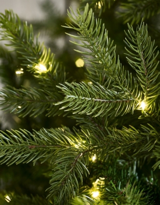 7.5ft Pre Lit Grand Spruce Christmas Tree
