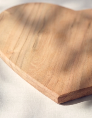 Acacia Wood Heart Board