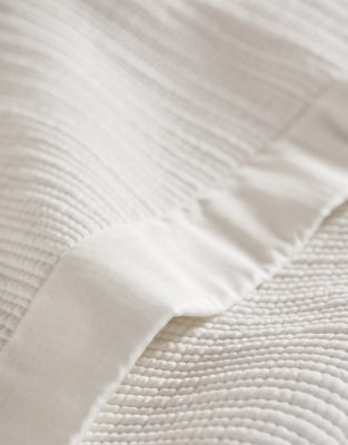 Belgravia Quilt & Cushion Cover Collection