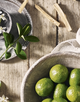 Bergamot & Cedar Botanical Candle – Medium