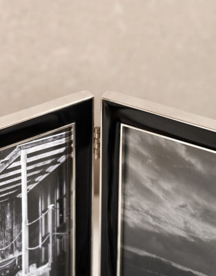 Black Resin Double Hinged Photo Frame – 5x7”