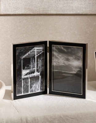 Black Resin Double Hinged Photo Frame – 5x7”