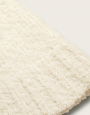 Bouclé Knitted Hat