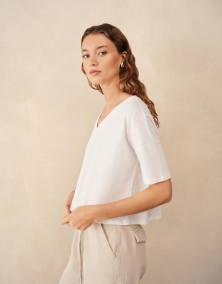 Boxy V-Neck Tee - Autumn White