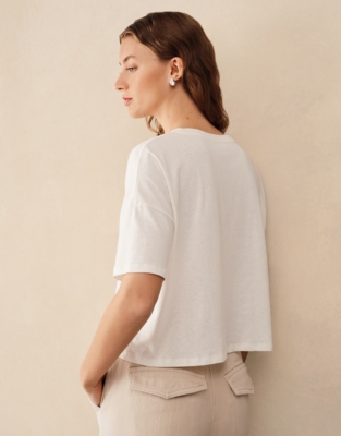 Boxy V-Neck Tee - Autumn White