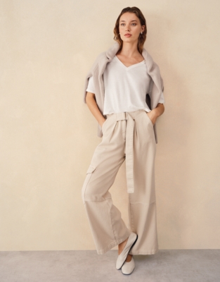 Boxy V-Neck Tee - Autumn White