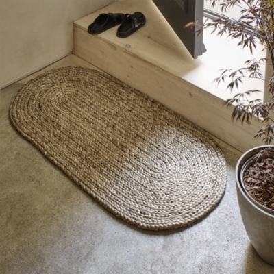 White and beige round floor carpet, premium braided jute mat