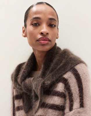 Brushed Cashmere Neck Scarf - Dark Chocolate