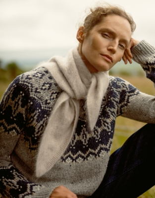 Brushed Cashmere Neck Scarf