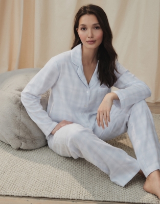 Womens pyjamas white discount company