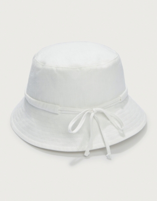 White bucket best sale hat target