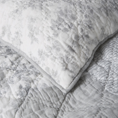 Burford Quilt & Cushion Covers Bedroom Sale The White Company UK