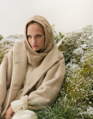 Cable Knitted Hood with Cashmere