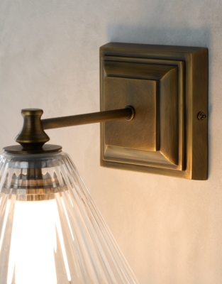 Cambridge Rechargeable Wall Light