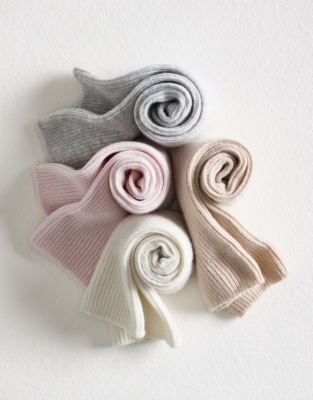 White company deals cashmere socks