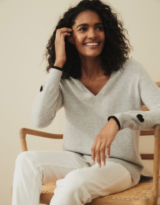 White company outlet cashmere jumper