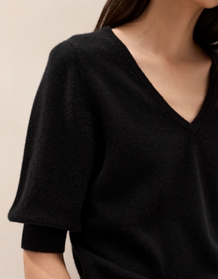 Cashmere Knitted V-Neck T-Shirt - Black