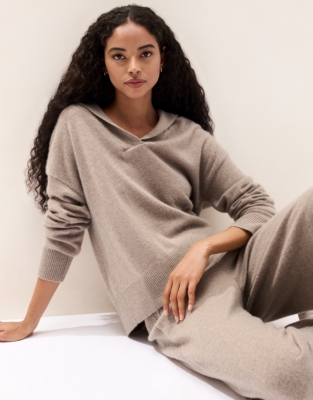 Cashmere Rib Detail Overlap Detail Hoodie