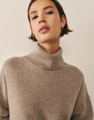 Cashmere Roll Neck Jumper - Hot Chocolate