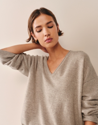 Cashmere V-Neck Jumper - Mid Taupe Marl