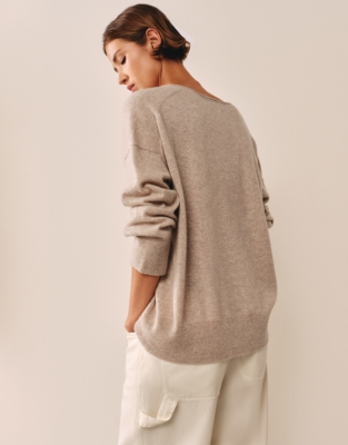 Cashmere V-Neck Jumper - Mid Taupe Marl