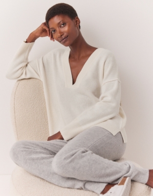 Cashmere V-Neck Lounge Sweater - Porcelain