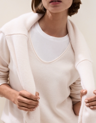 Cashmere Voop Neck Jumper - Porcelain
