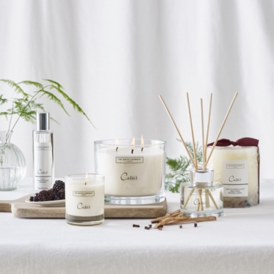 https://whitecompany.scene7.com/is/image/whitecompany/Cassis-Collection/CASSIS05_SP21_1_C?$M_PLP_368x368$