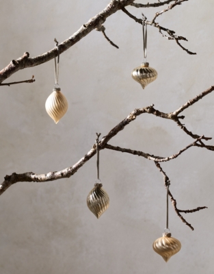 Champagne Ribbed Baubles – Set of 4