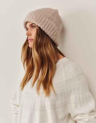 Change Stitch Beanie Hat with Alpaca