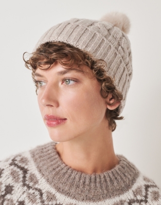 Chunky Cable Knit Bobble Hat