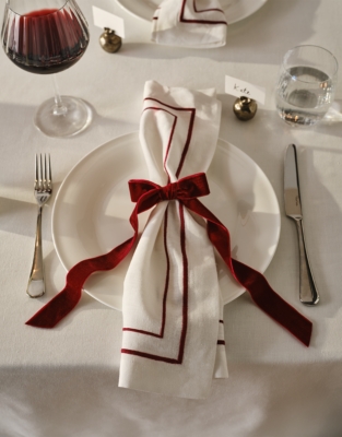 Claret Velvet Napkin Bows – Set of 6