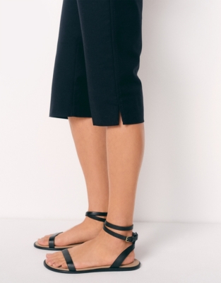 Classic Capri Trousers - Navy