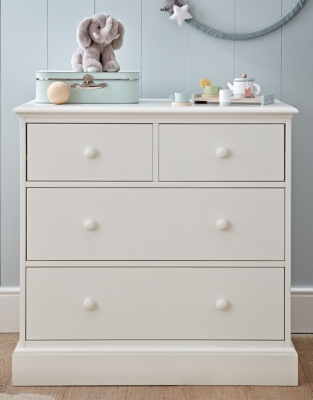 Classic Chest of Drawers