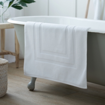 Classic Double Border Bath Mat