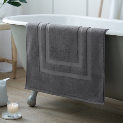 Classic Double Border Bath Mat