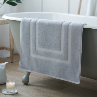 Classic Double Border Bath Mat