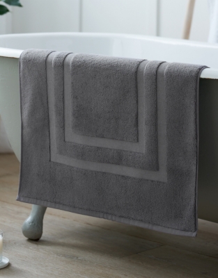 Classic Double Border Bath Mat