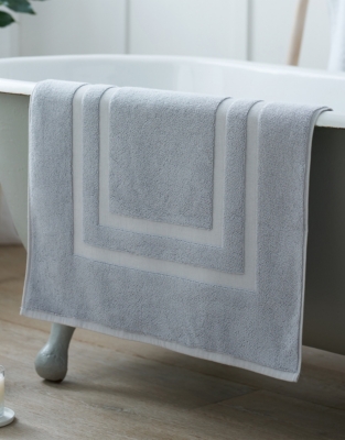 Classic Double Border Bath Mat