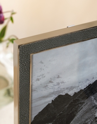 Classic Grey Textured Double Hinged Photo Frame – 5x7”