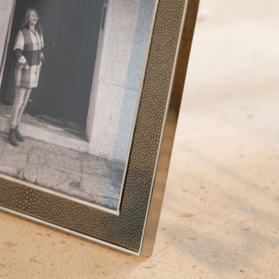 Classic Grey Textured Photo Frame – 5x7”