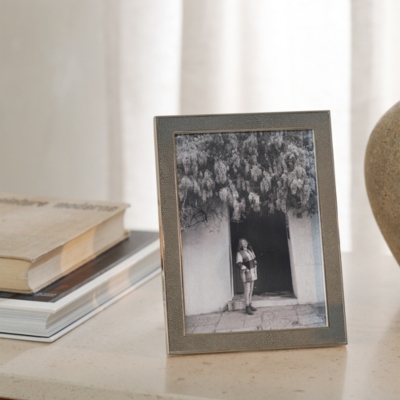 Classic Grey Textured Photo Frame – 5x7”