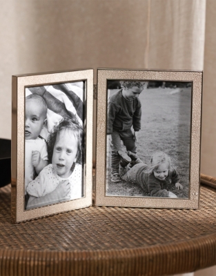 Classic Textured Double Hinged Frame – 5x7"